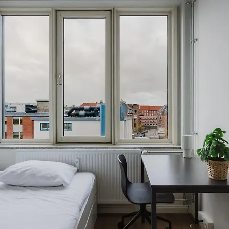 With Kitchen Cozy For Two *